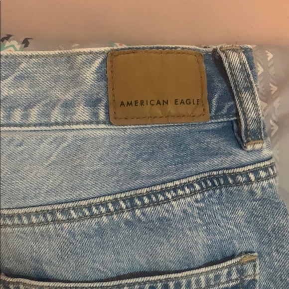 American Eagle Mom Jeans (size 2) - Picture 4 of 5